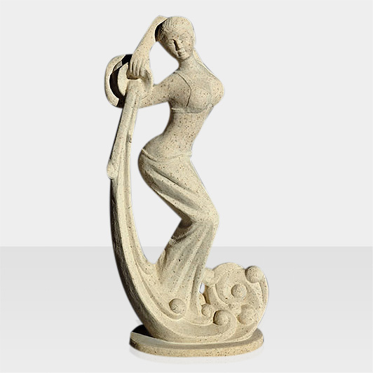 Steinfigur Frau mit Wasserkrug